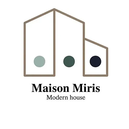 Gazde/Camere de închiriat Maison Miris